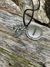 Grateful Dead  13 point lightning bolt  with beautiful stamped pendant that has the word "Grateful" embossed 