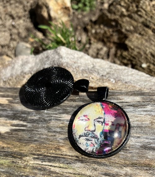 Metal /glass   Julian Assange  pendant 