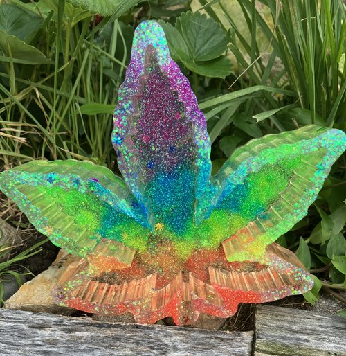 Rainbow Spectrum  Resin Cannabis Leaf ashtray & Rolling/Trinket Tray combo