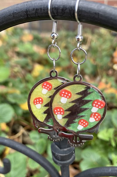 Handmade by Lucky Burrito Stealie earrings mushrooms