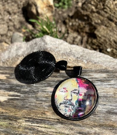 Metal /glass   Julian Assange  pendant 