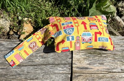  MHandmade zippered wristlet bags (clutch) M