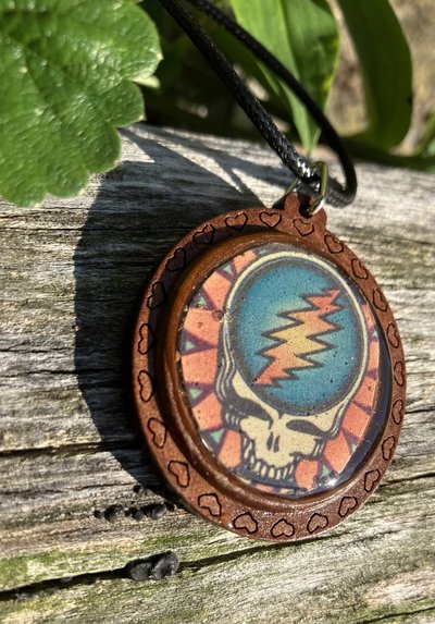 Grateful dead Stealie wooden pendant  (carved hearts) necklace