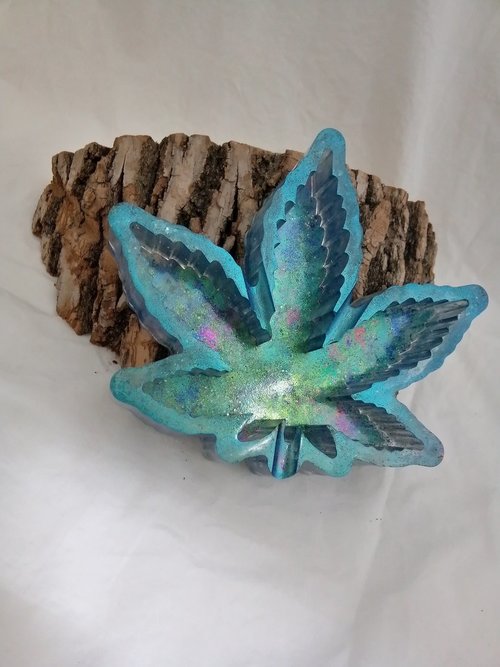 Resin Cannabis Leaf  Ashtray 