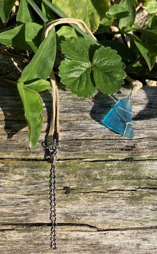 River Glass Necklace Baby Blue 