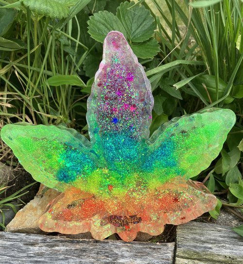 Rainbow Spectrum  Resin Cannabis Leaf ashtray & Rolling/Trinket Tray combo