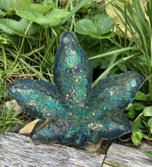 Resin Cannabis Leaf  Ashtray 
