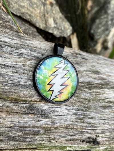 13 point GD  lightening bolt  flag Glass and metal Pendant